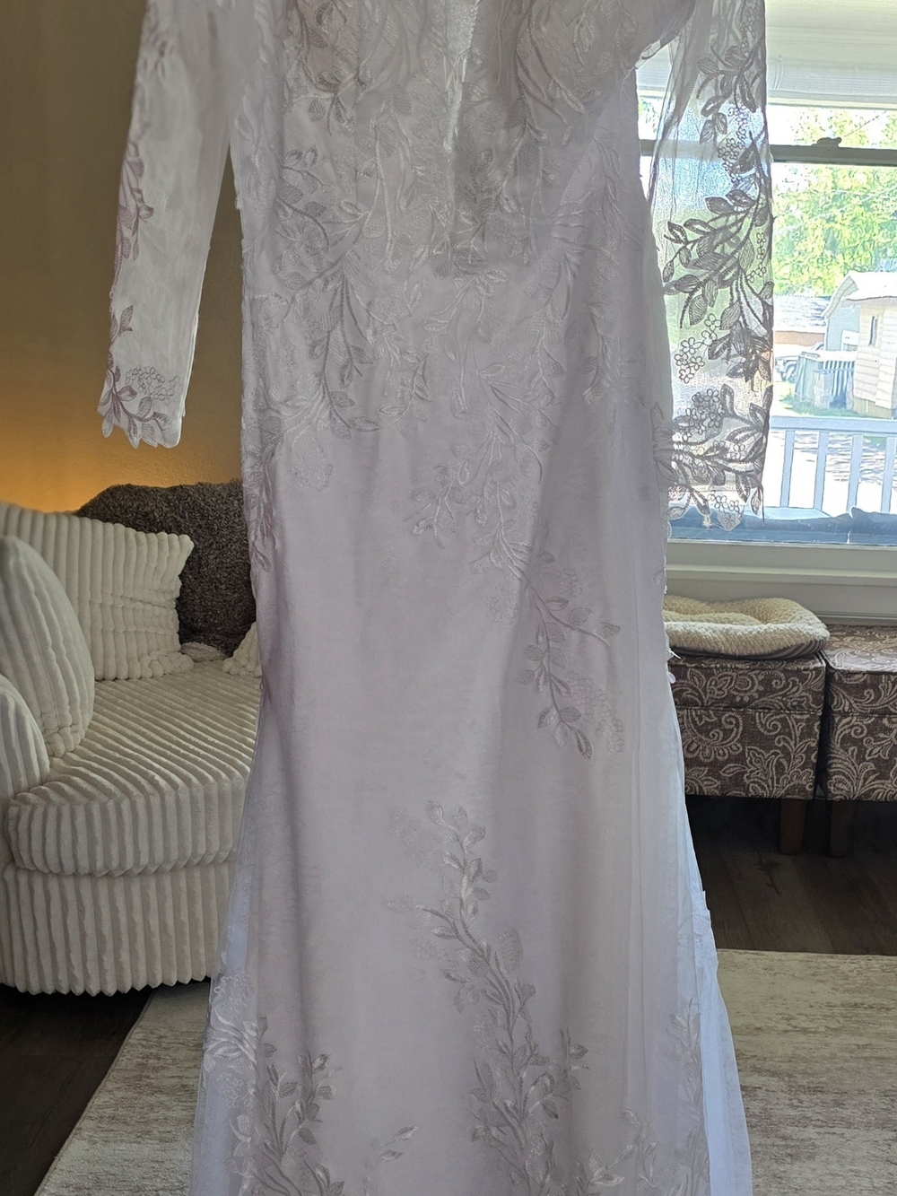 Elegant White Lace Long-Sleeve Bridal Dress NEW